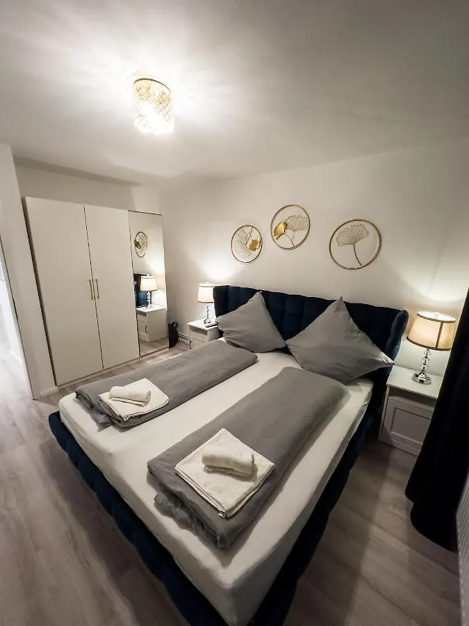 Messe-Apartment Fuer 5 Gaeste Mit Balkon Und Lift Ганновер