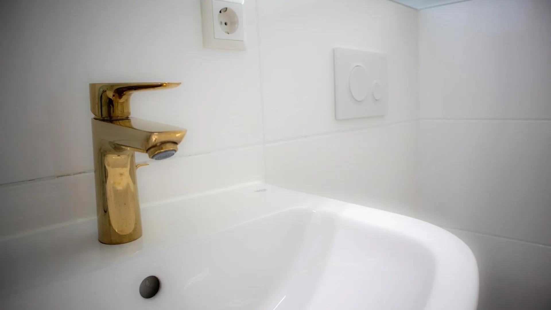 Messe-Apartment Fuer 5 Gaeste Mit Balkon Und Lift Ганновер 0*,  Германия